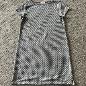 LOFT Grey and White patterned “t-shirt style” Dress